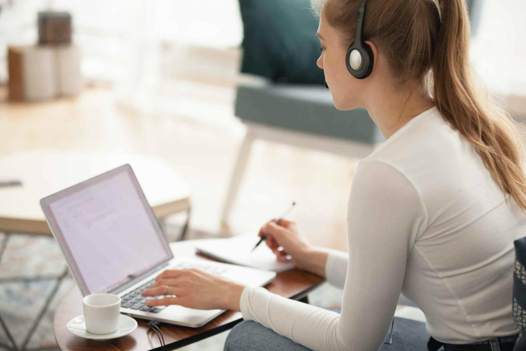 Variedad de materiales de estudio y recursos educativos